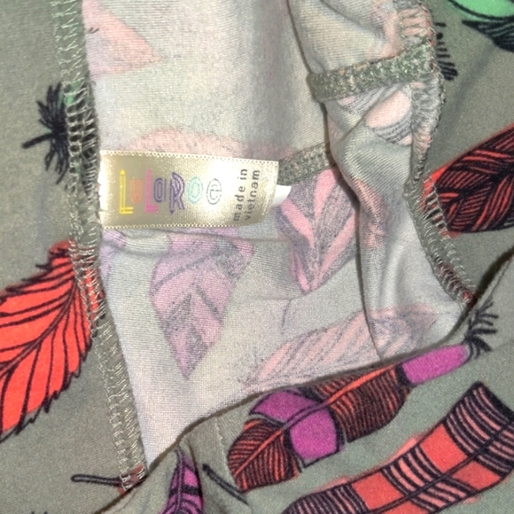 🗺️ LuLaRoe Leggings OS Small, (2-10) Feathers Fall Autumn Themed, Maternity EUC - Picture 8 of 10